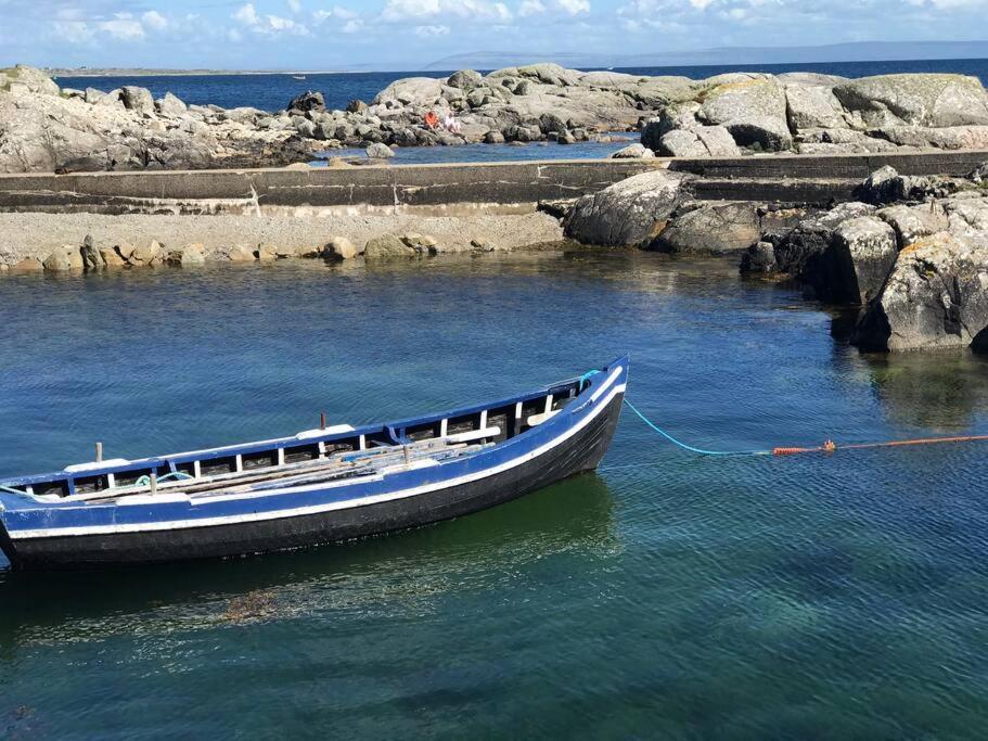 Curlews Rest - Gateway To The Aran Islands Apartment Голуей Екстериор снимка